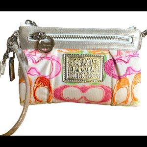 Coach poppy wristlet in white, with with colorful C pattern, NWT